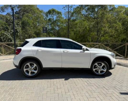 MERCEDES-BENZ GLA 200 1.6 CGI FLEX STYLE 7G-DCT